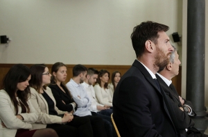 Месси с отцом приговорены к 21 месяцу тюрьмы