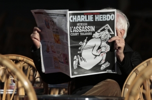 Charlie Hebdo нарисовал отстраненных от Олимпиады российских легкоатлетов