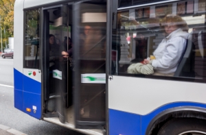 ЧП в Риге: автобус наехал на пешехода