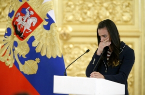 Российский корреспондент назвала Исинбаеву «чемпионкой по прыжкам с парашютом»
