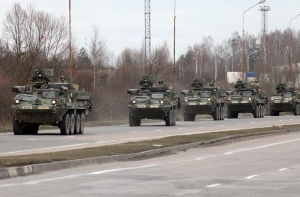 Через Латвию проедет военная техника: на дорогах возможны ограничения