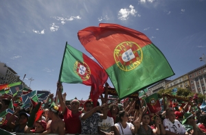 Спецкор Baltkom про бабочку и Роналдо: на финал ЕВРО-2016 слетелись все мотыльки Парижа