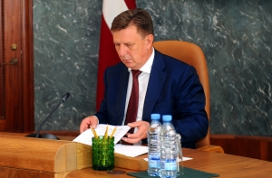 Премьер: общество пока не готово к новому налогу