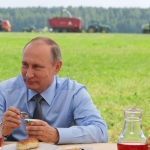 Путин похвалил латвийскую клюкву