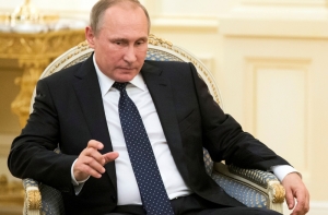Путин привлек внимание Олланда и Меркель к провокации Киева в Крыму