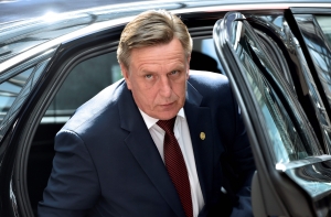 Премьер: на границе Латвии задержана машина брата Колеговой
