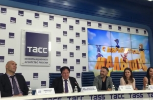 Шнуров представил песню для передачи «С добрым утром, малыши!»