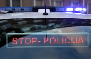 ЛТВ: злоумышленник в полицейской форме ограбил игровой зал