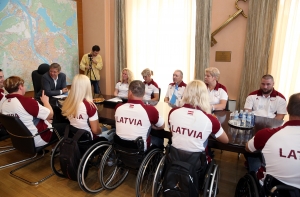 Нил Ушаков встретился с латвийскими паралимпийцами