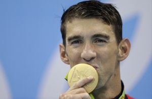 Американский пловец Майкл Фелпс выиграл 19-е олимпийское золото