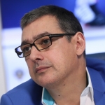 Тренер сборной России по фехтованию побреется наголо