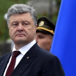 Порошенко открыл военный парад в Киеве стихами Маяковского