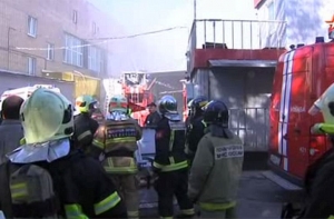 Крупный пожар в Москве: 17 человек задохнулись от дыма во сне