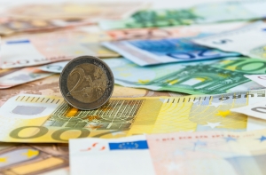 Эстонскому банку Versobank запретили оказывать услуги в Латвии
