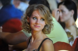 Актриса Кристина Асмус напугала поклонников болезненной худобой