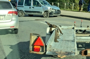 Два ДТП на Югле: при выезде из Риги образуется пробка