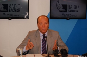 Вешняков: Латвия не решает вопрос неграждан - придется действовать России