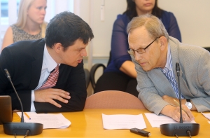 Депутаты нацблока: Польша сносит советские памятники, а нам нельзя?!