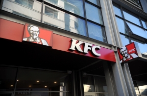 На кафе KFC в Риге завели дело из-за антисанитарии