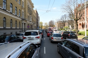 В центре Риги хотят запретить ездить на старых автомобилях