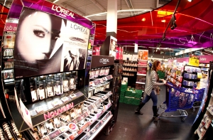 Более 100 тысяч женщин подали в суд на косметического гиганта L’Oreal