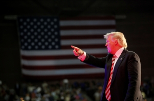 Трамп запретил штабу негативно комментировать здоровье Клинтон