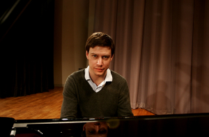 АНОНС: на радио Baltkom - российский пианист Антон Ляховский