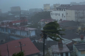 Более 2 млн человек эвакуируются в США из-за урагана Matthew