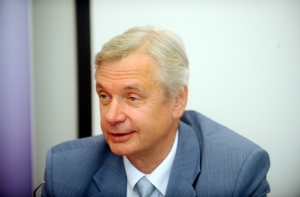 Премьера просят отправить Шадурскиса в отставку