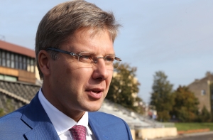 Ушаков: реформа зарплат учителей – это попытка уничтожить образование в Риге