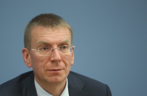 Ринкевича просят не впускать в Латвию Панина из-за «секса с собакой»