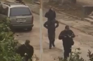 Очевидцы: в Саласпилсе вооруженные люди в масках вели стрельбу в жилом квартале