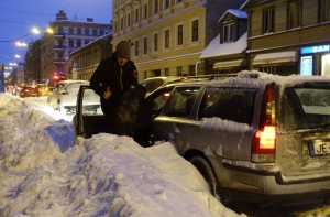 Метель осложняет условия езды по всей Латвии
