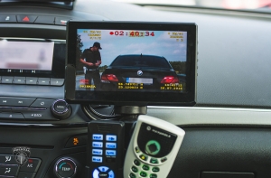 Пьяный водитель пытался откупиться от полицейских взяткой в 2000 евро