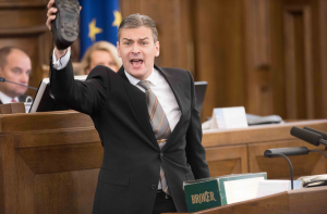 3 ноября в  истории Латвии: с ботинком на трибуне