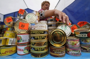 Латвийские шпроты возвращаются в Россию