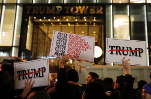 Богатые жители башни Трампа «раздражены» протестующими