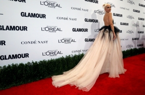Звезды на церемонии вручения премий журнала Glamour: кто в чем