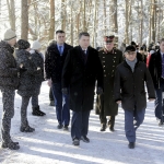 Президент в Румбуле призвал склонить головы в память о жертвах холокоста