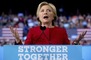 Экономист: с Клинтон в роли президента Латвия останется страной-марионеткой (ИНТЕРВЬЮ)