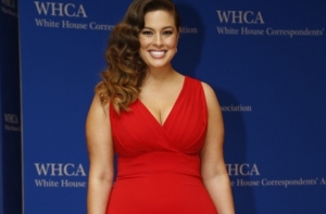 Модель plus size стала прототипом новой куклы Барби
