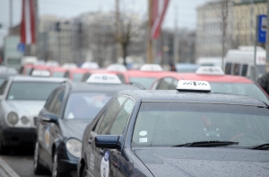 Таксисты готовы к протестам из-за поправок о частном извозе