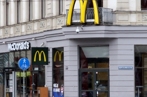 В нападении на британских солдат в Риге усмотрели «руку Кремля»