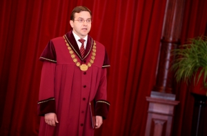 Глава КС: закон о нелояльных педагогах может противоречить Конституции