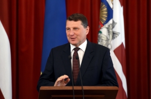Президент: пора прекратить регистрировать граждан несуществующего СССР