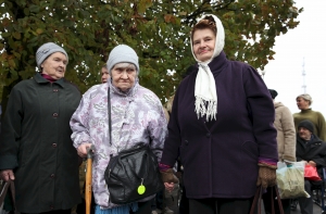 Пенсионеров предупреждают: по всей Латвии активизировались мошенники