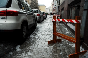 Гололед осложняет передвижение по дорогам Латвии