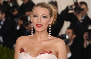 Журнал Vogue назвал 13 самых продаваемых красных помад
