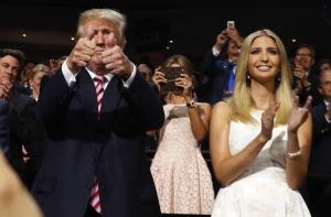Соцсети Китая взорвало видео с внучкой Дональда Трампа
