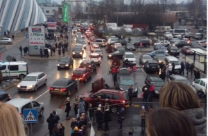 Очевидцы: в Риге эвакуировали сразу два торговых центра